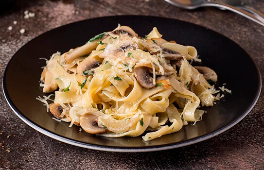 С курицей и грибами